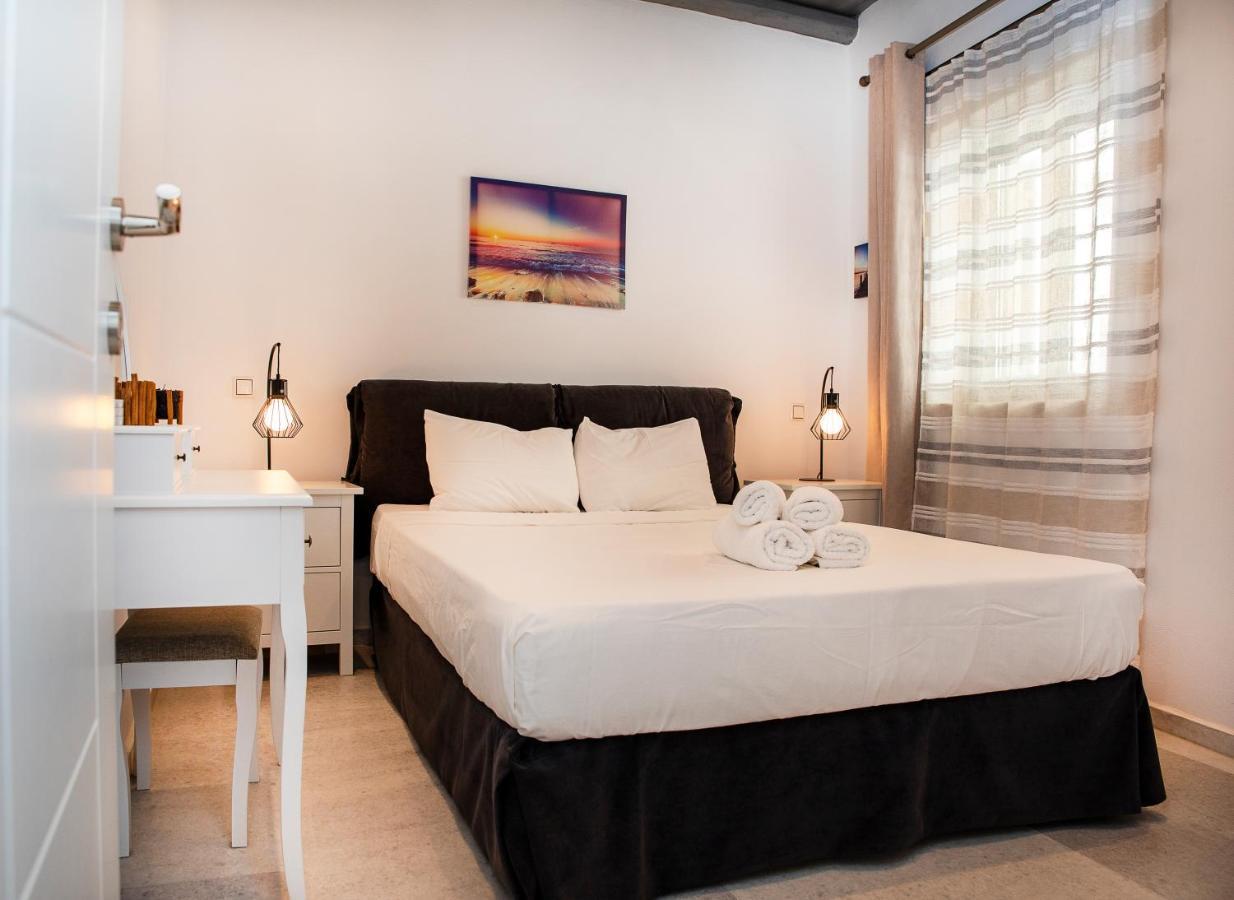 Caper-2 Bedroom Traditional Home With Amazing View Náousa Exteriör bild