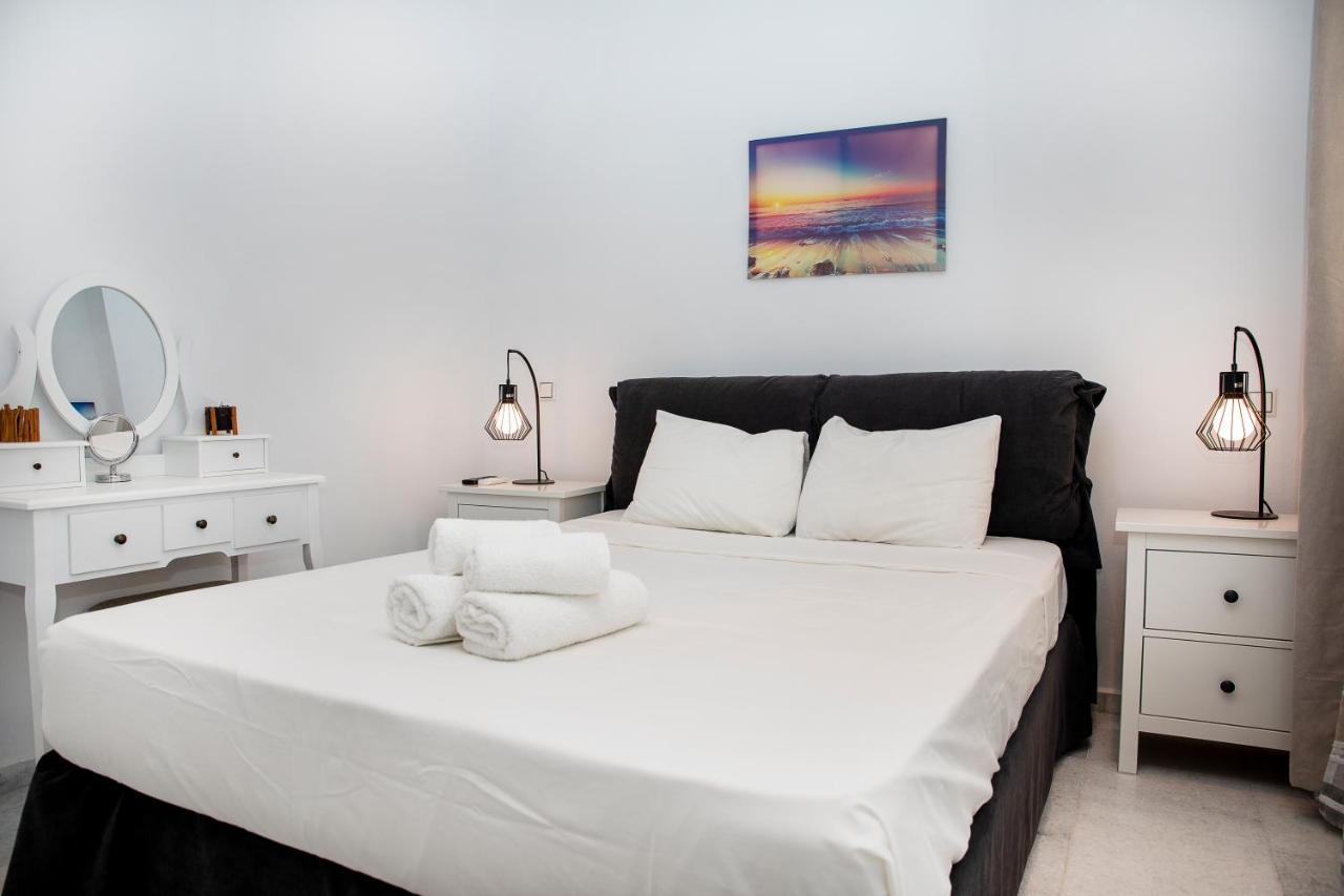 Caper-2 Bedroom Traditional Home With Amazing View Náousa Exteriör bild