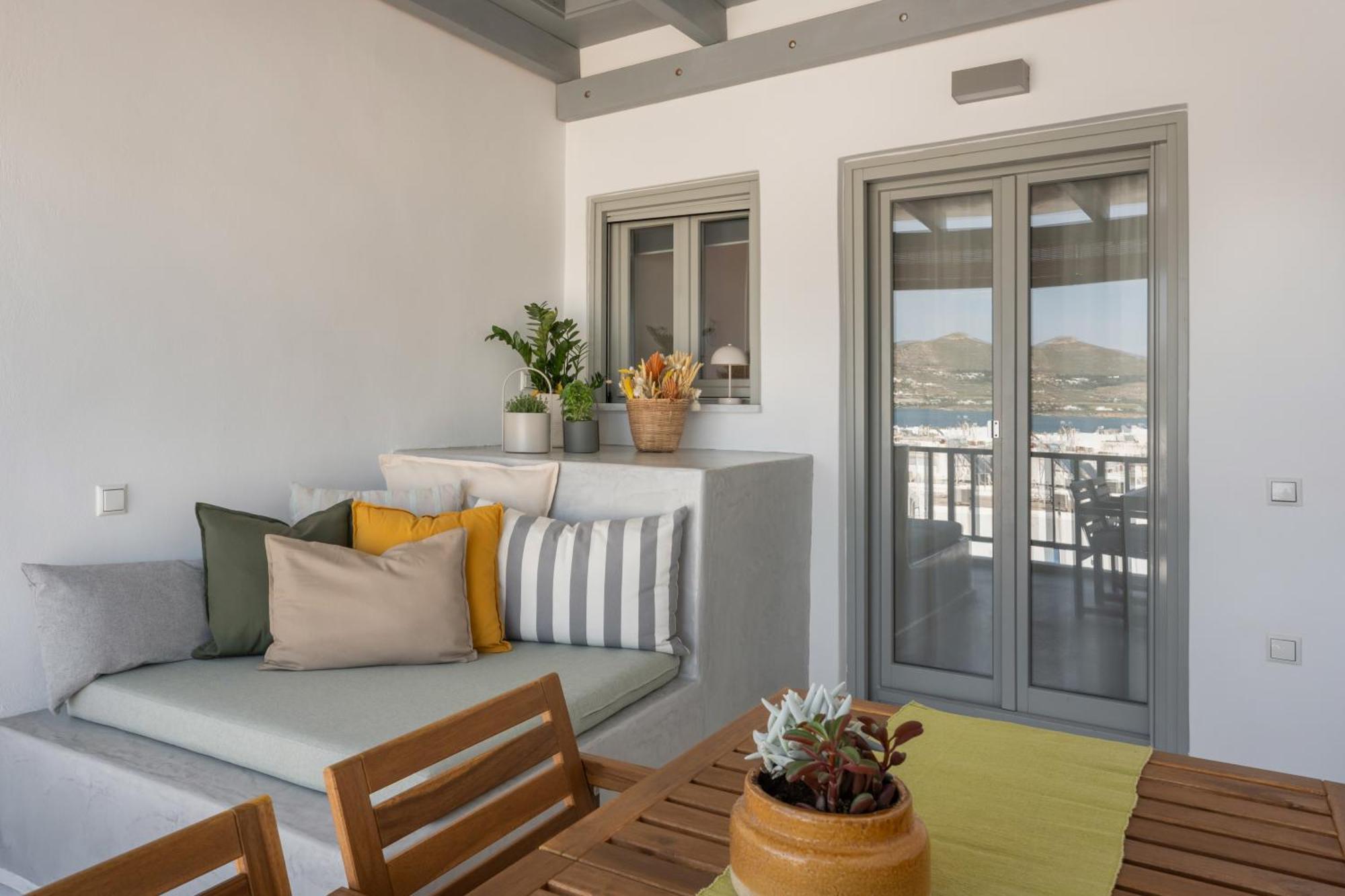 Caper-2 Bedroom Traditional Home With Amazing View Náousa Exteriör bild
