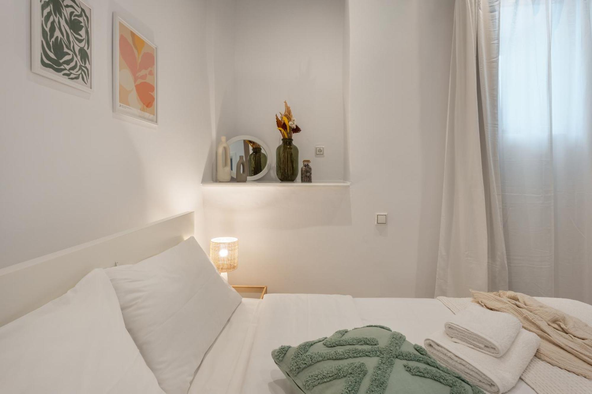 Caper-2 Bedroom Traditional Home With Amazing View Náousa Exteriör bild